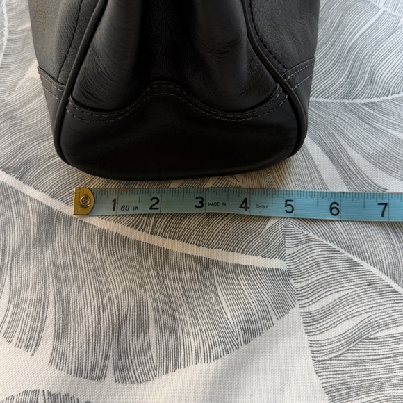 Coach Vintage Black Leather Handbag - Picture 9 of 11